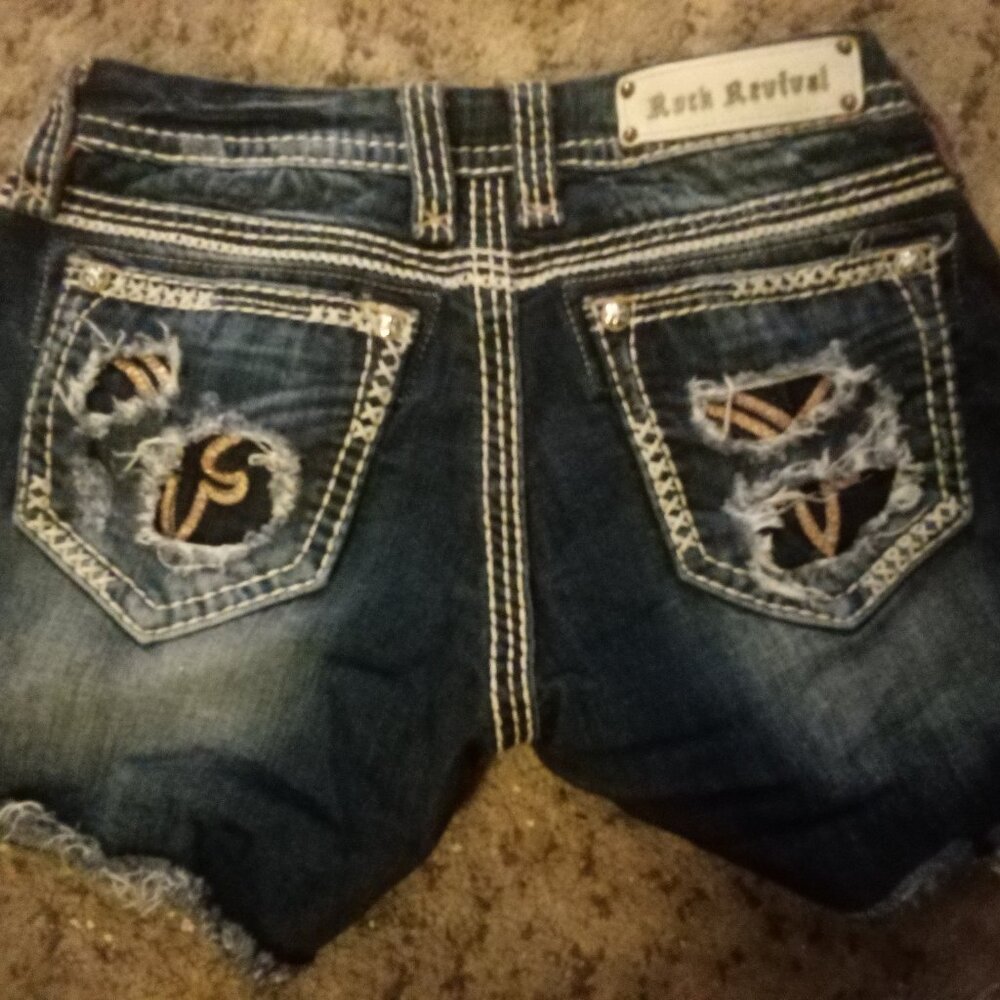 Women's ROCK REVIVAL Jean SHORTS size 30